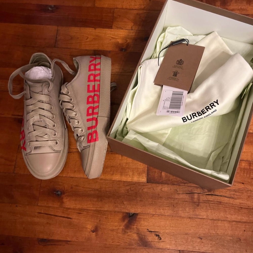 Burberry Beige Sneakers